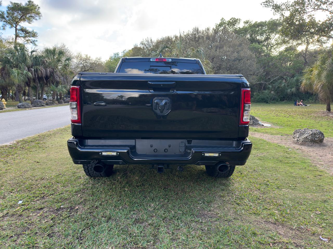 RAM 1500 Big Horn 4x4 Crew Cab 5'7" Box 2020