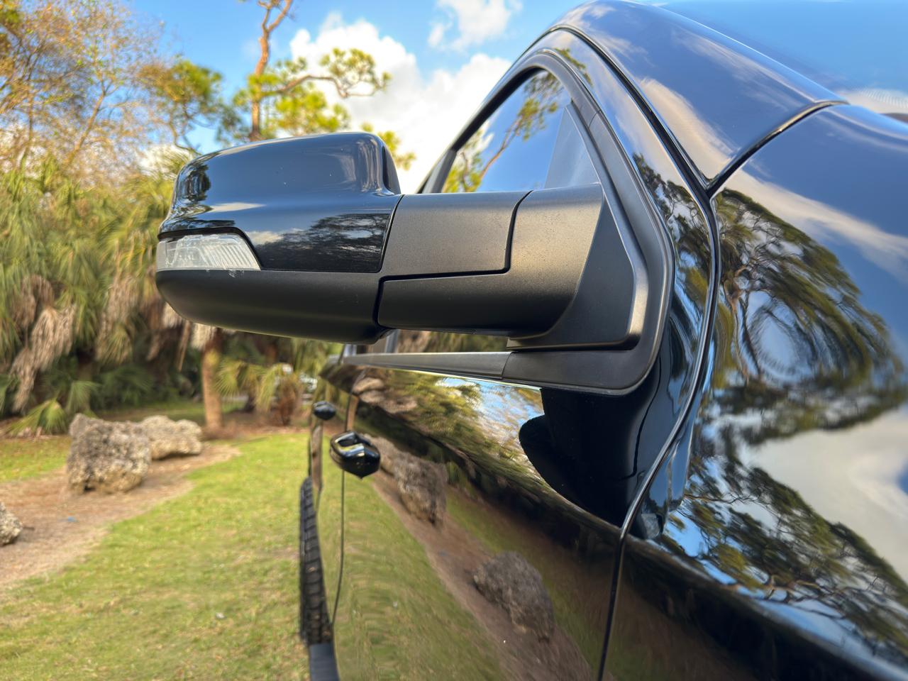 RAM 1500 Big Horn 4x4 Crew Cab 5'7" Box 2020