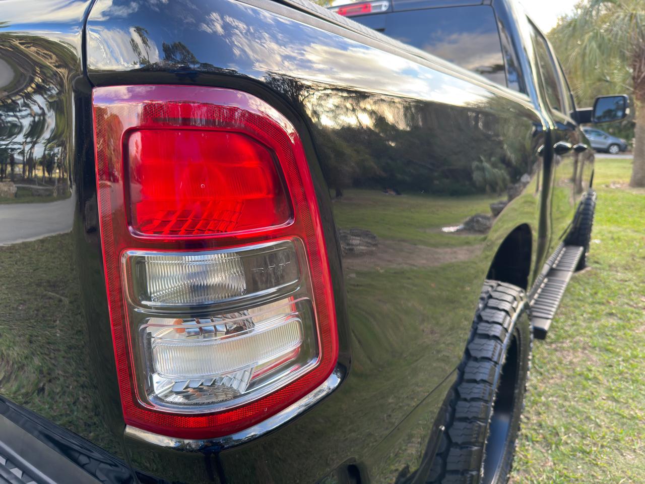 RAM 1500 Big Horn 4x4 Crew Cab 5'7" Box 2020