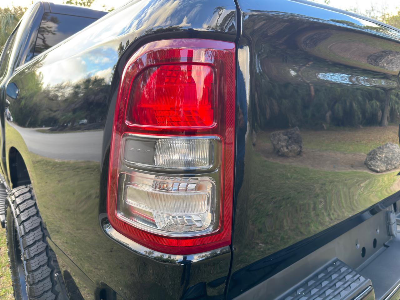 RAM 1500 Big Horn 4x4 Crew Cab 5'7" Box 2020