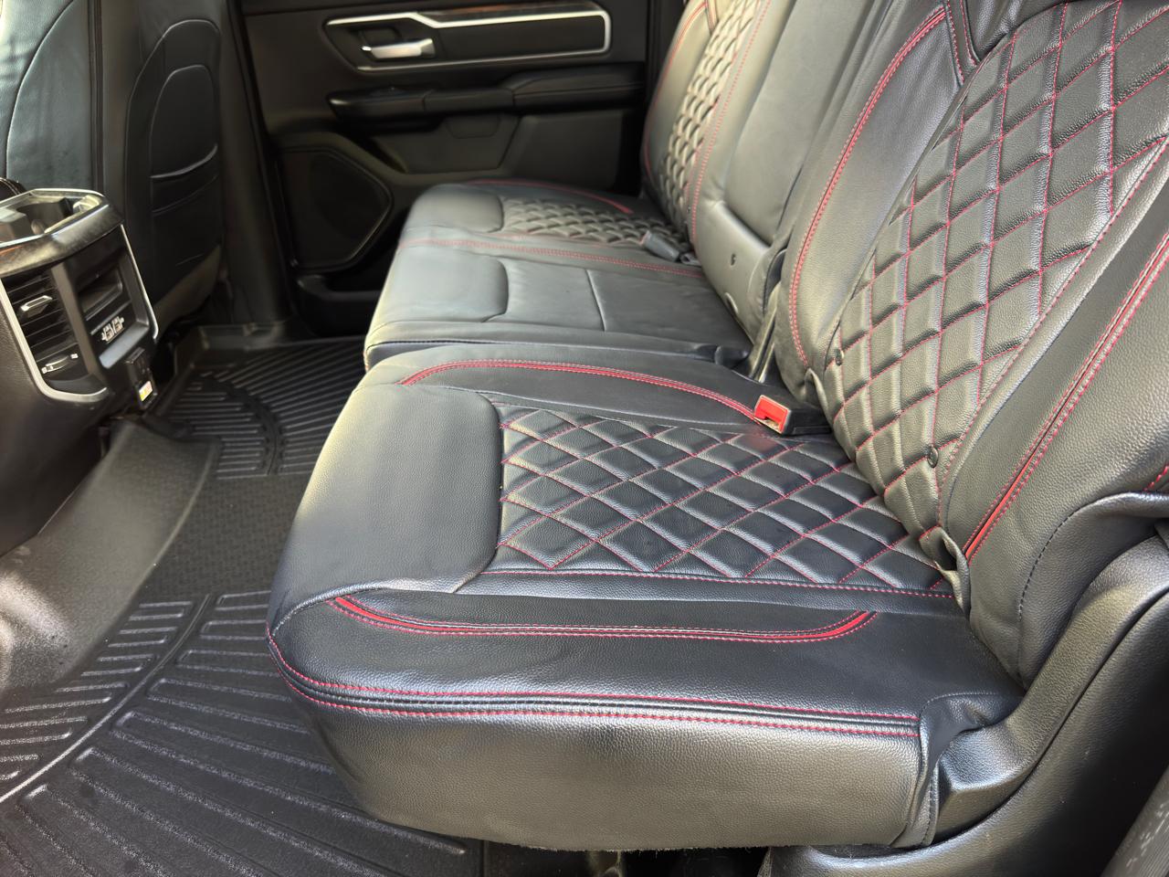 RAM 1500 Big Horn 4x4 Crew Cab 5'7" Box 2020