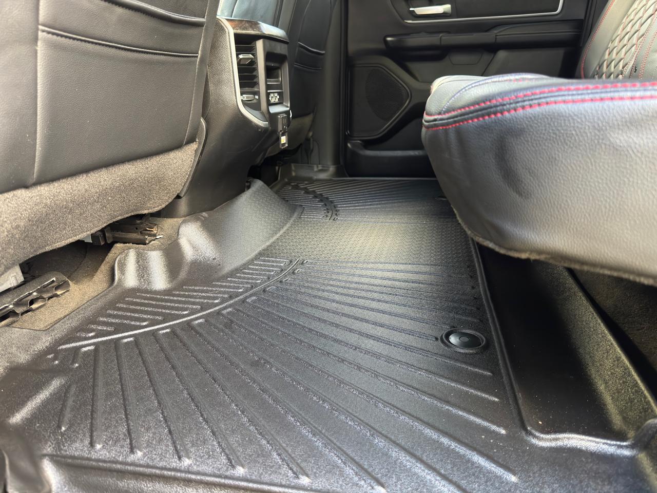 RAM 1500 Big Horn 4x4 Crew Cab 5'7" Box 2020