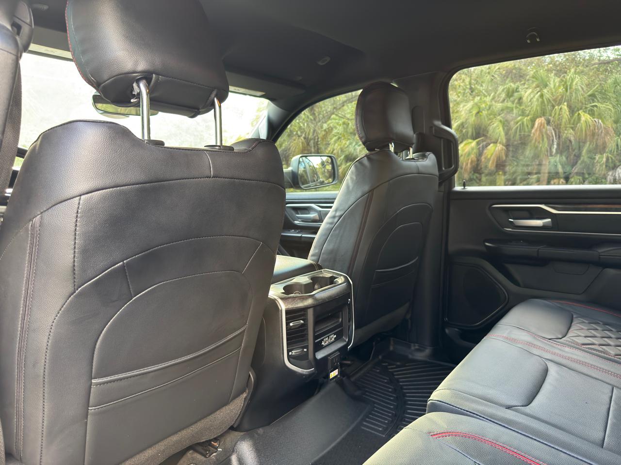 RAM 1500 Big Horn 4x4 Crew Cab 5'7" Box 2020