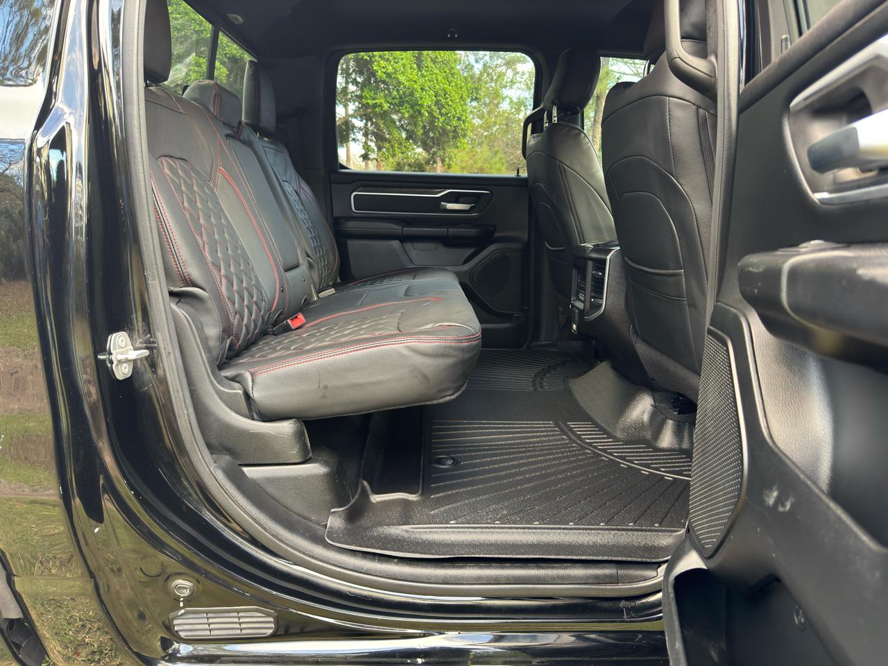 RAM 1500 Big Horn 4x4 Crew Cab 5'7" Box 2020