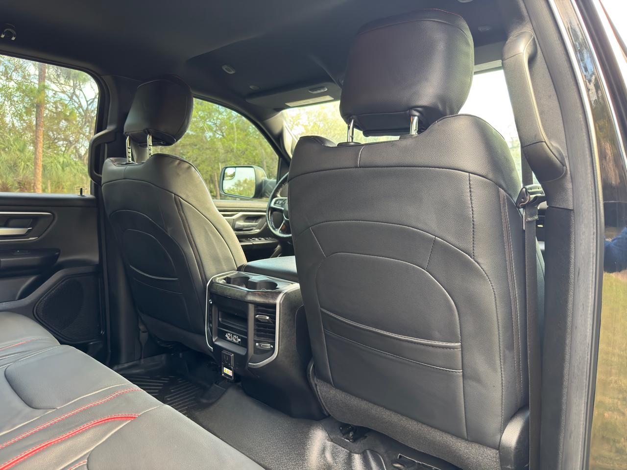 RAM 1500 Big Horn 4x4 Crew Cab 5'7" Box 2020