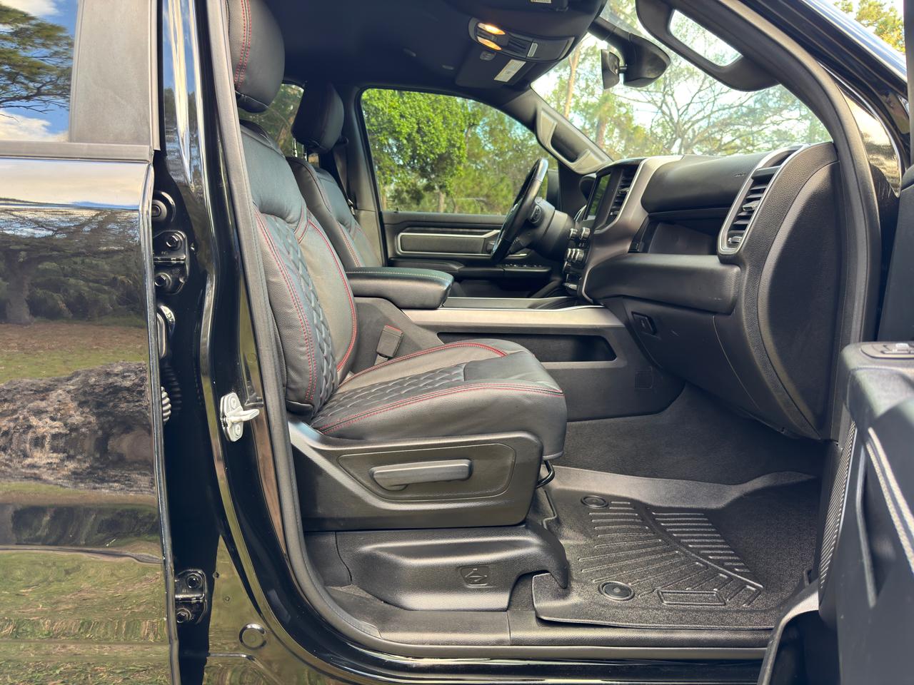 RAM 1500 Big Horn 4x4 Crew Cab 5'7" Box 2020