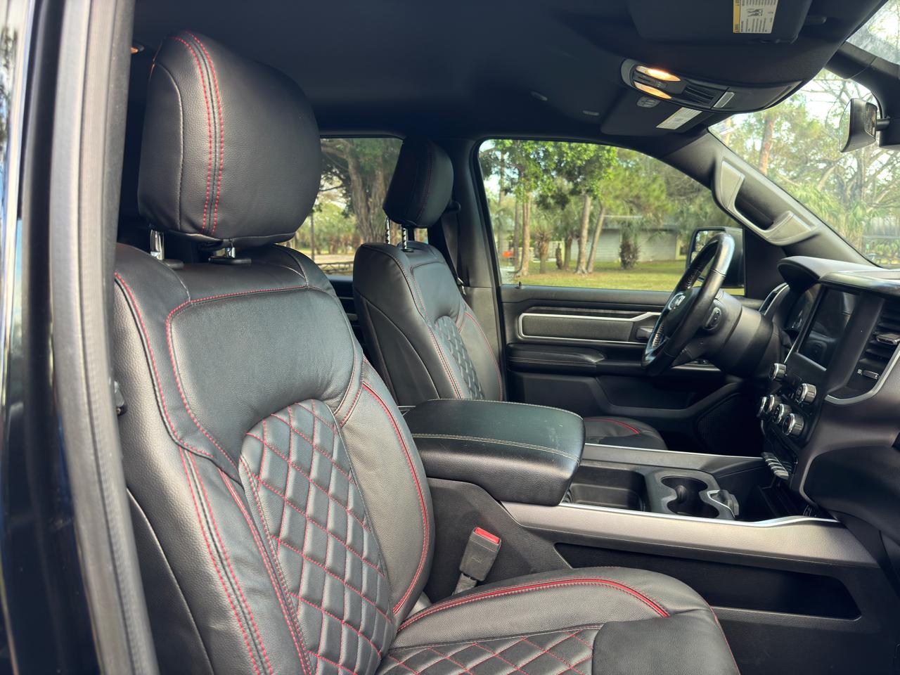 RAM 1500 Big Horn 4x4 Crew Cab 5'7" Box 2020