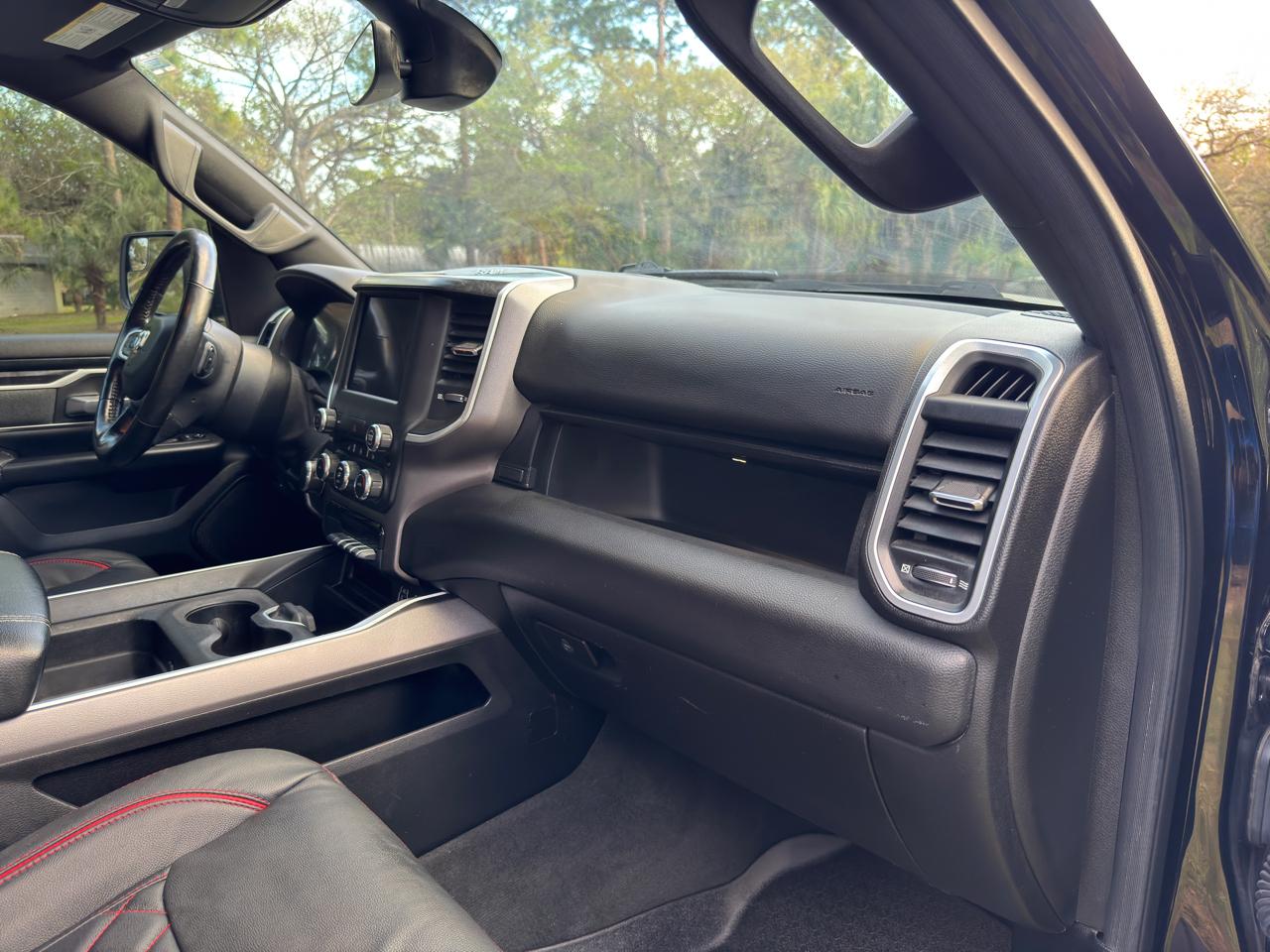 RAM 1500 Big Horn 4x4 Crew Cab 5'7" Box 2020