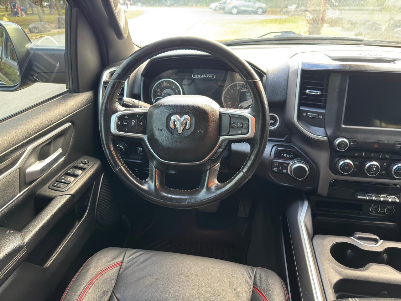 RAM 1500 Big Horn 4x4 Crew Cab 5'7" Box 2020