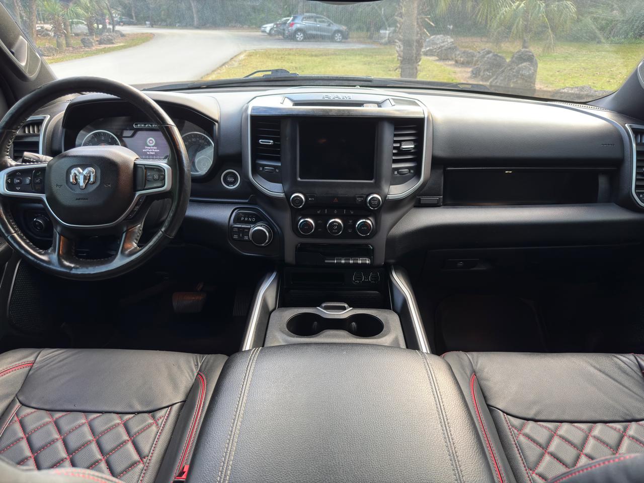 RAM 1500 Big Horn 4x4 Crew Cab 5'7" Box 2020