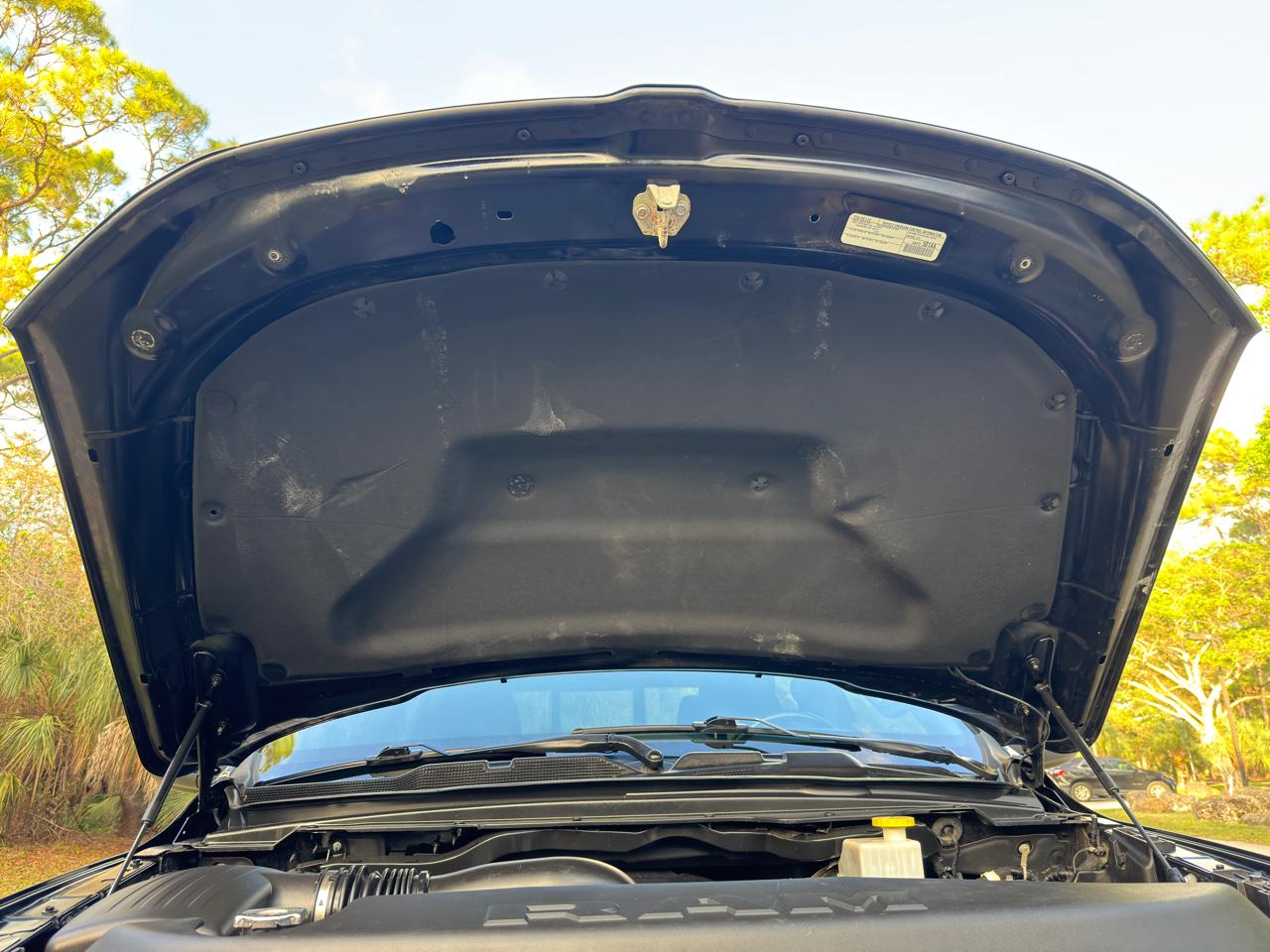 RAM 1500 Big Horn 4x4 Crew Cab 5'7" Box 2020