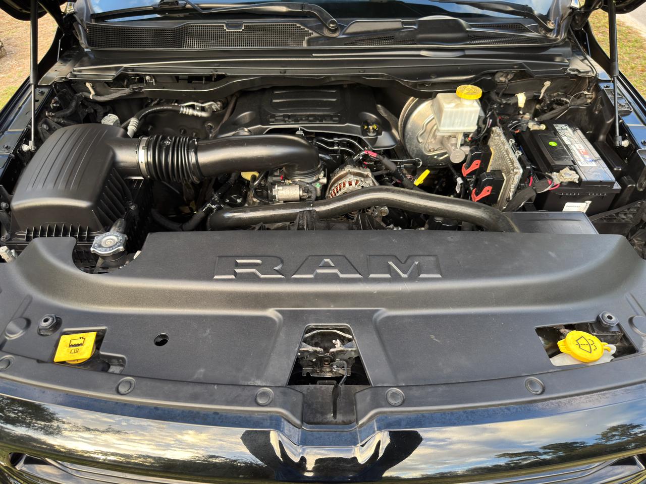 RAM 1500 Big Horn 4x4 Crew Cab 5'7" Box 2020