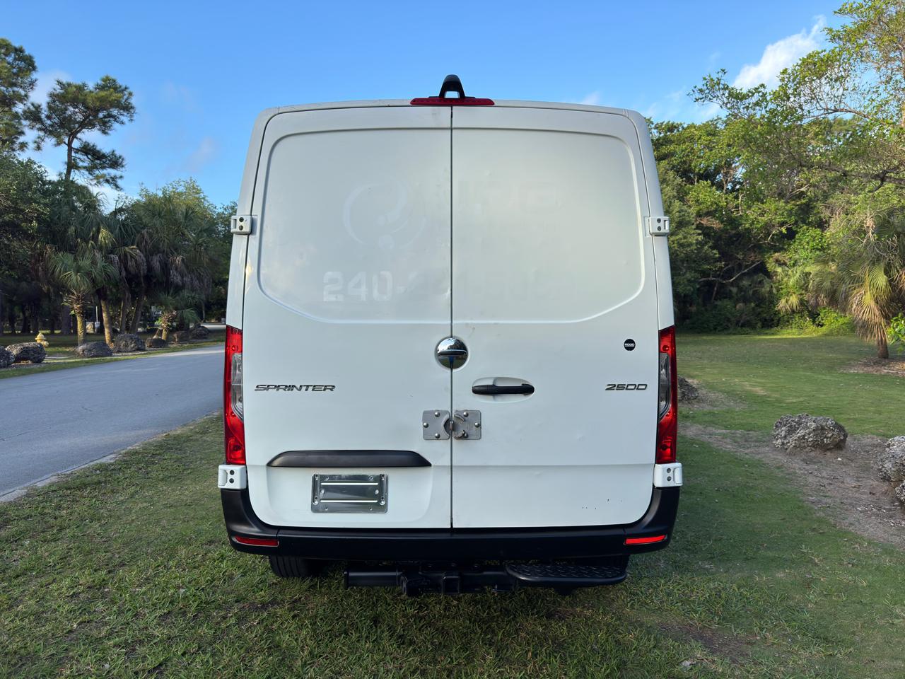 Freightliner Sprinter Van 2500 Standard Roof V6 144" RWD 2019