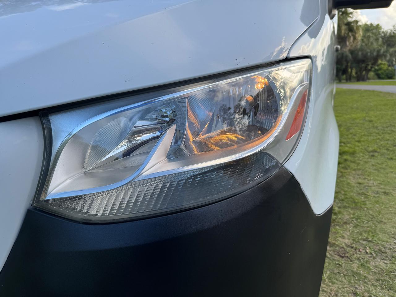 Freightliner Sprinter Van 2500 Standard Roof V6 144" RWD 2019