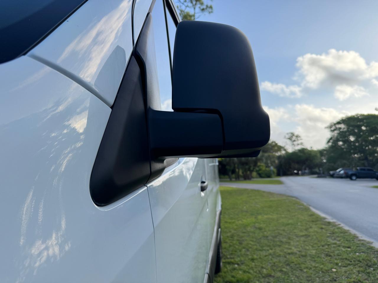 Freightliner Sprinter Van 2500 Standard Roof V6 144" RWD 2019