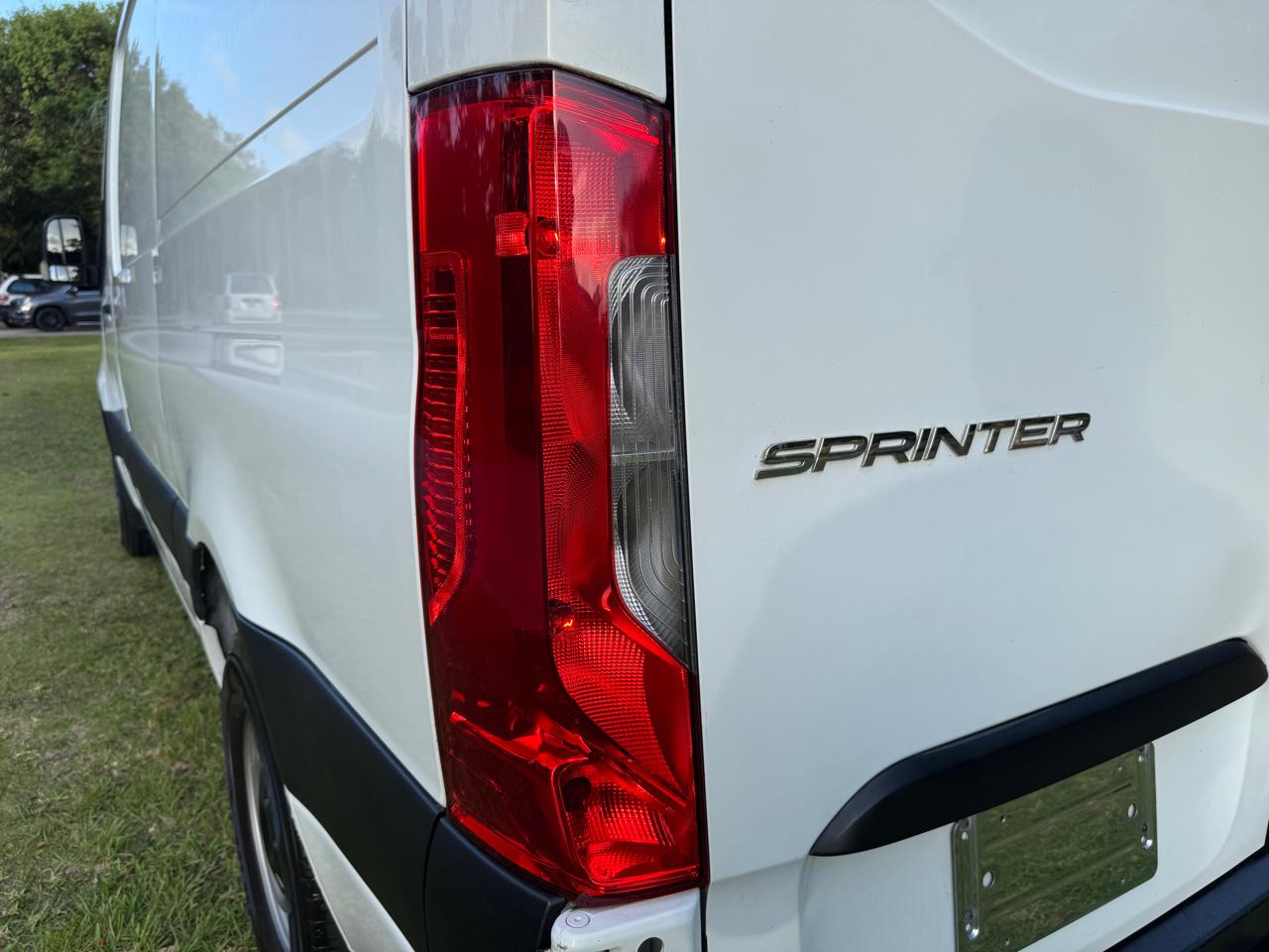 Freightliner Sprinter Van 2500 Standard Roof V6 144" RWD 2019