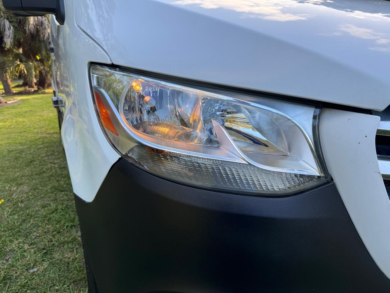 Freightliner Sprinter Van 2500 Standard Roof V6 144" RWD 2019