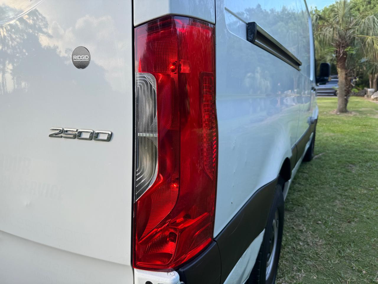 Freightliner Sprinter Van 2500 Standard Roof V6 144" RWD 2019