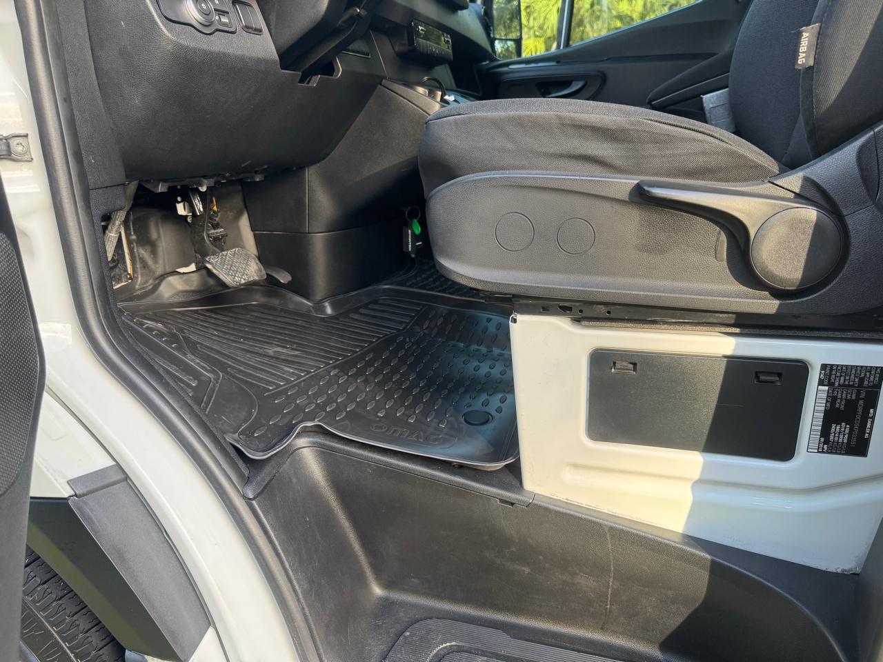 Freightliner Sprinter Van 2500 Standard Roof V6 144" RWD 2019