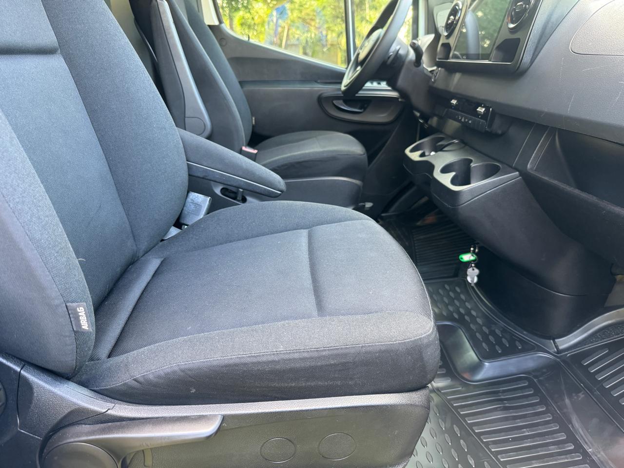 Freightliner Sprinter Van 2500 Standard Roof V6 144" RWD 2019