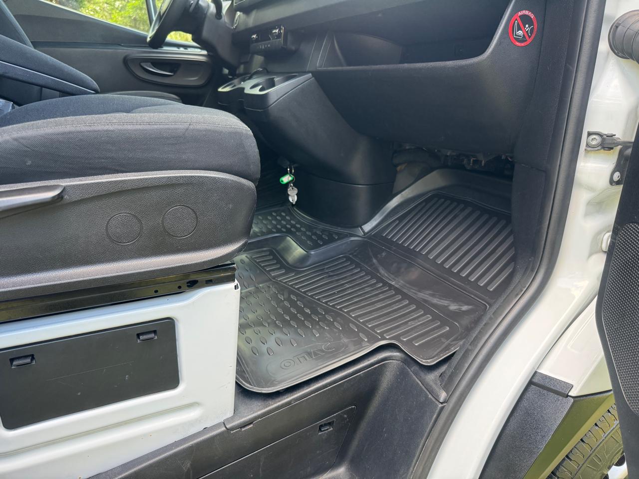 Freightliner Sprinter Van 2500 Standard Roof V6 144" RWD 2019