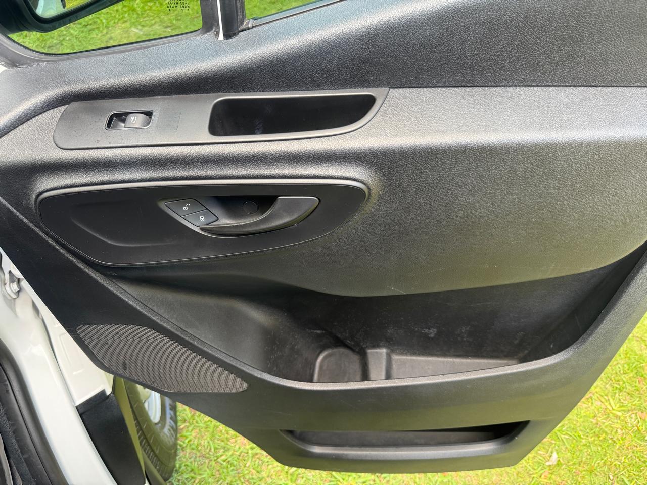 Freightliner Sprinter Van 2500 Standard Roof V6 144" RWD 2019