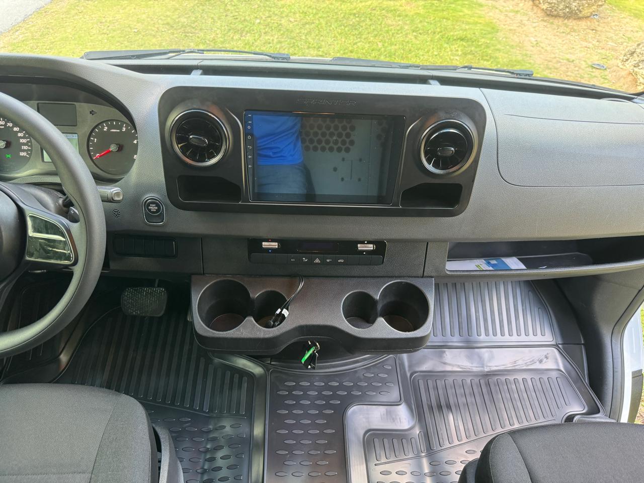 Freightliner Sprinter Van 2500 Standard Roof V6 144" RWD 2019