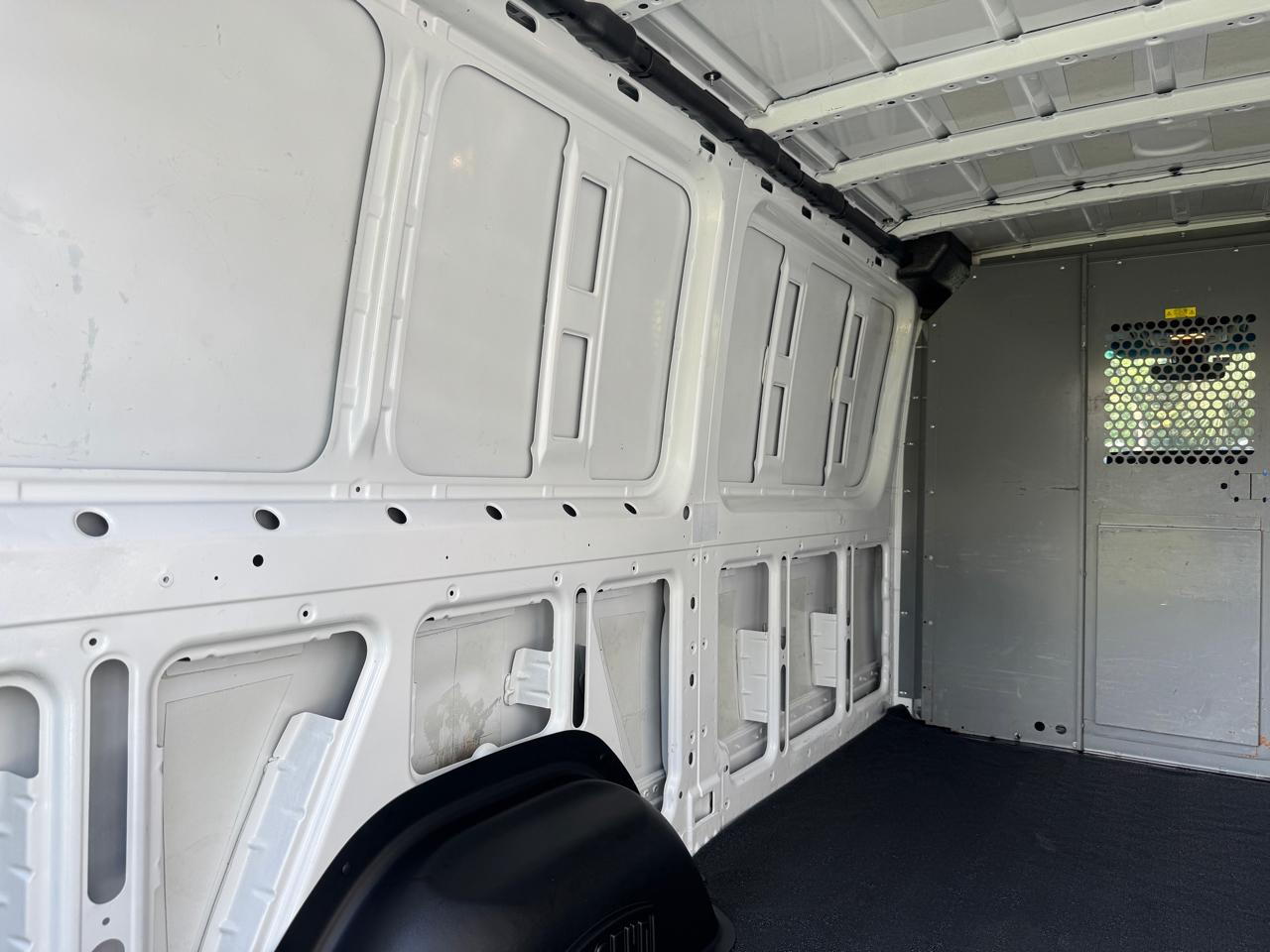 Freightliner Sprinter Van 2500 Standard Roof V6 144" RWD 2019