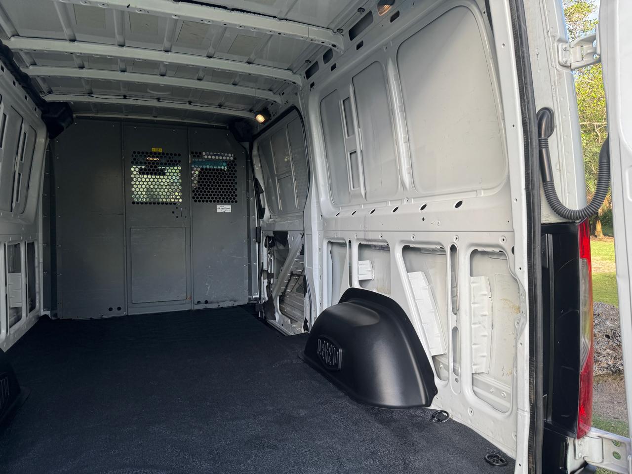 Freightliner Sprinter Van 2500 Standard Roof V6 144" RWD 2019