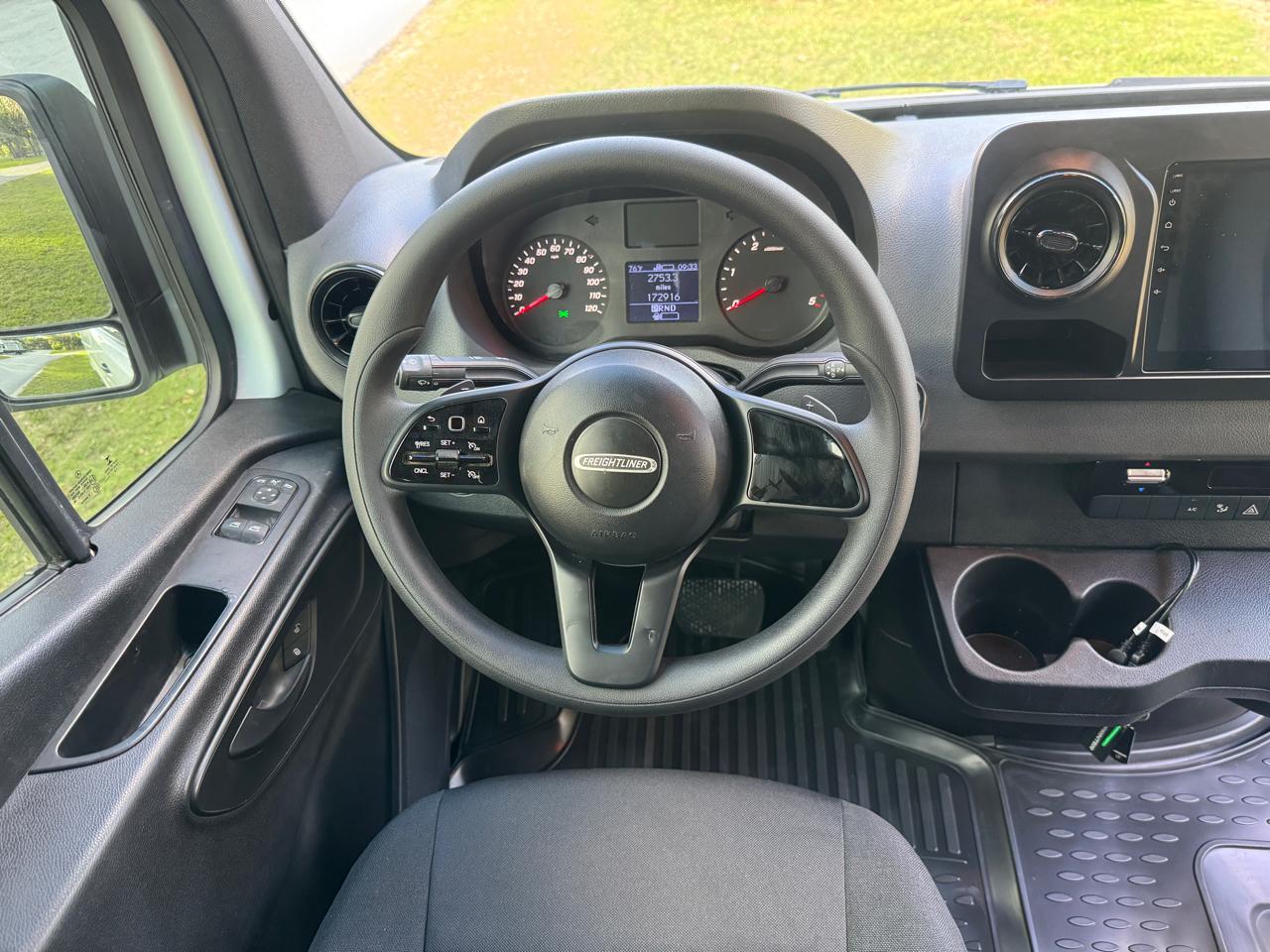 Freightliner Sprinter Van 2500 Standard Roof V6 144" RWD 2019