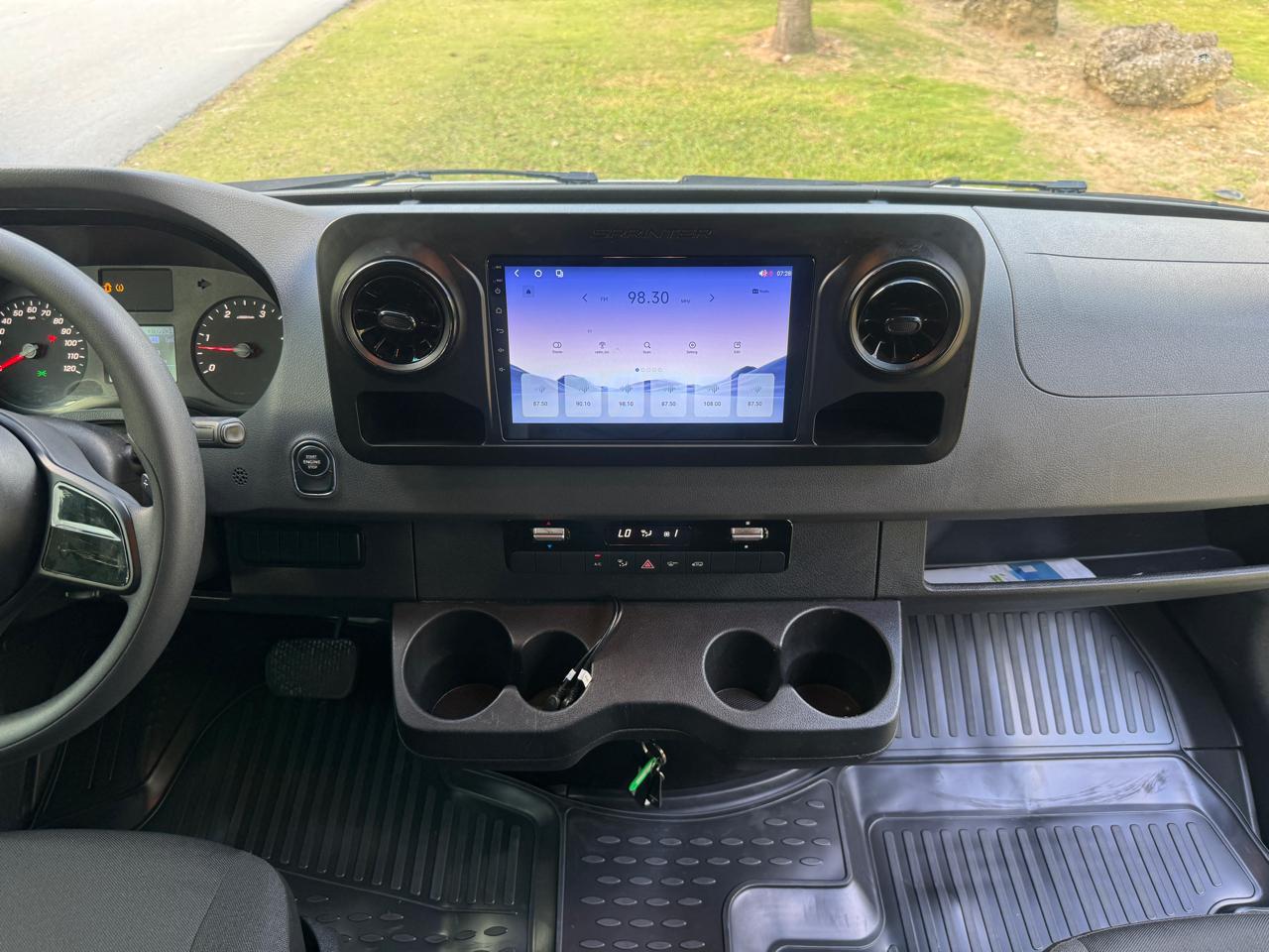 Freightliner Sprinter Van 2500 Standard Roof V6 144" RWD 2019