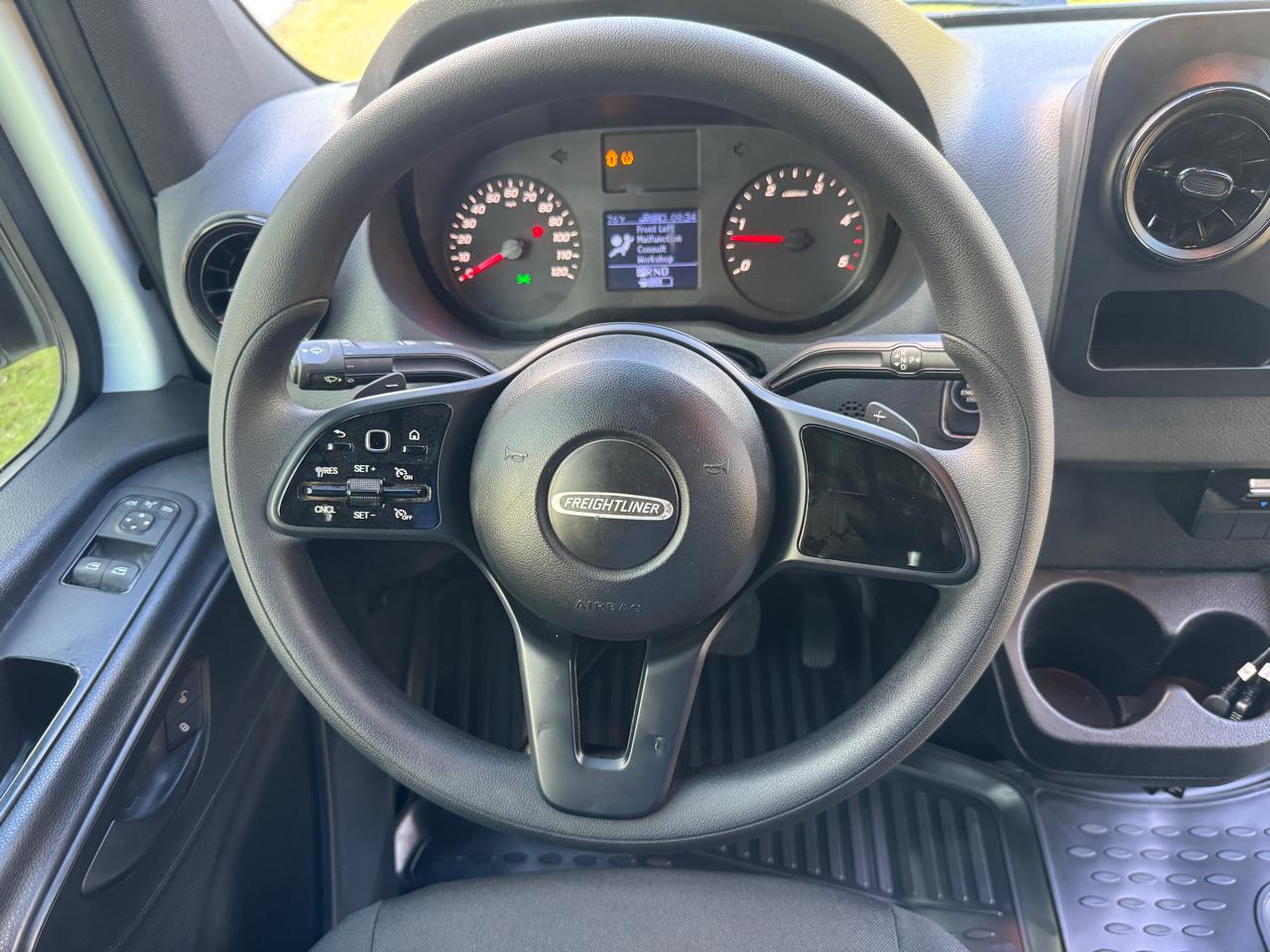 Freightliner Sprinter Van 2500 Standard Roof V6 144" RWD 2019