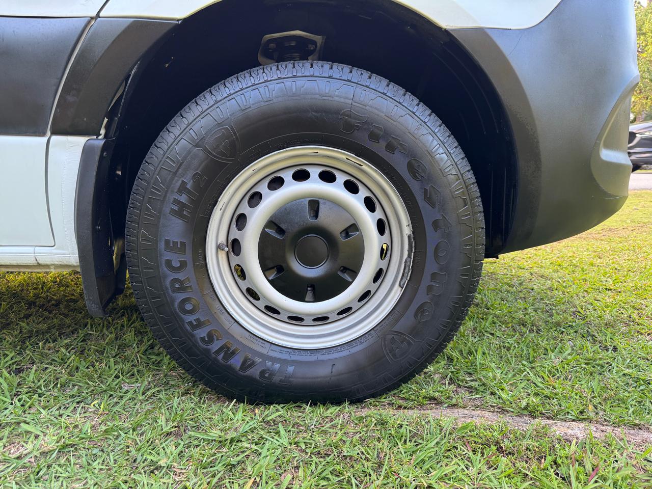 Freightliner Sprinter Van 2500 Standard Roof V6 144" RWD 2019