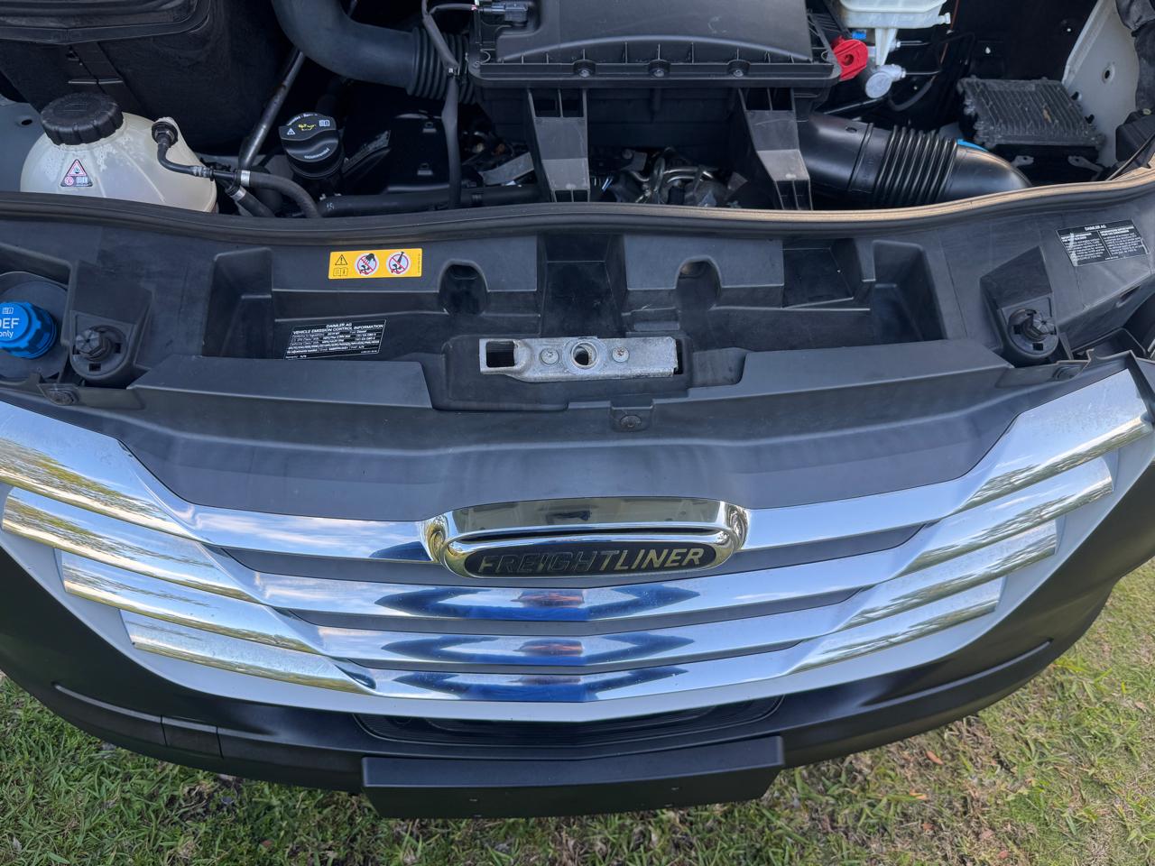 Freightliner Sprinter Van 2500 Standard Roof V6 144" RWD 2019