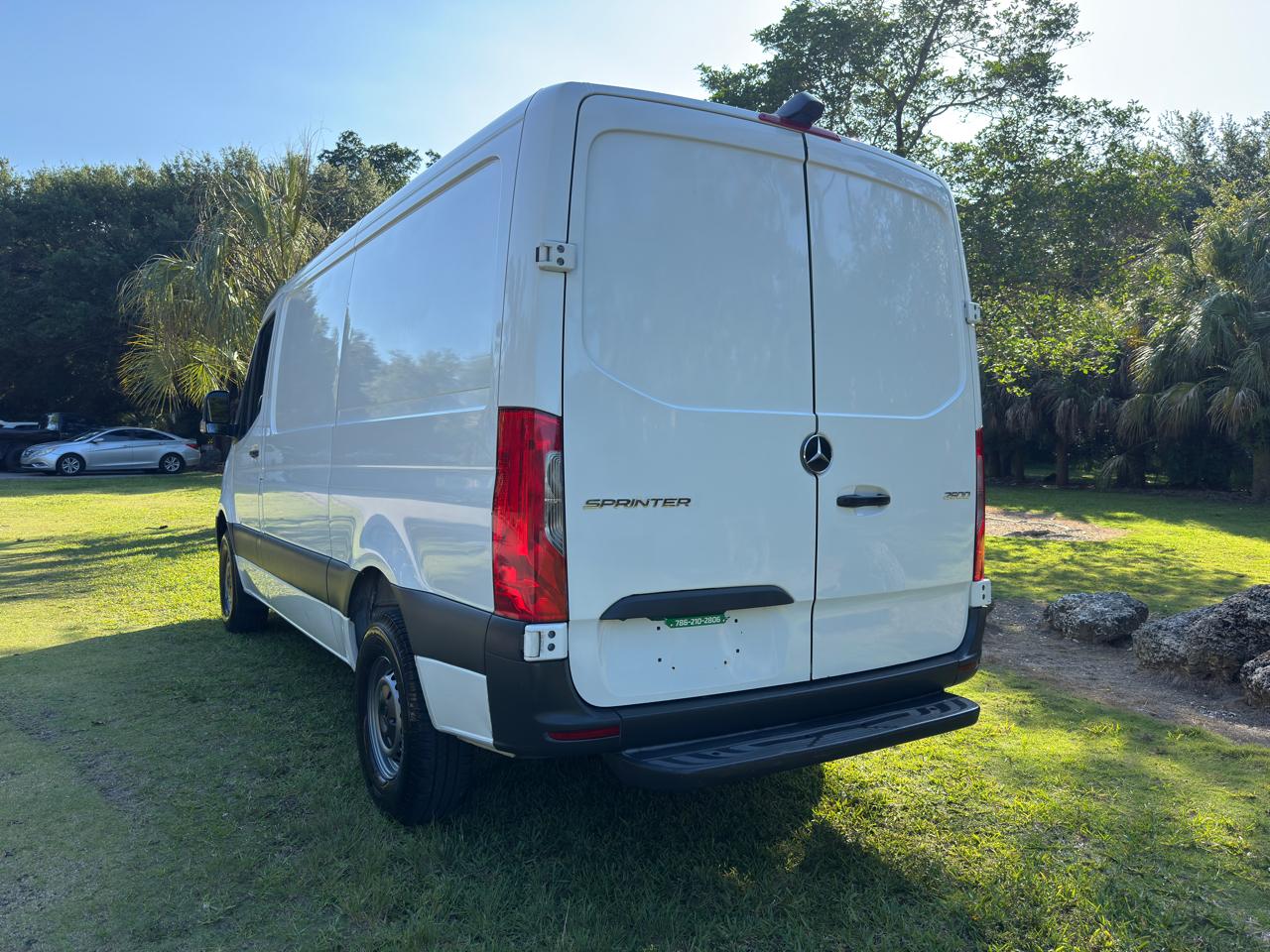 Mercedes-Benz Sprinter Cargo Van 2500 Standard Roof V6 144" RWD 2019