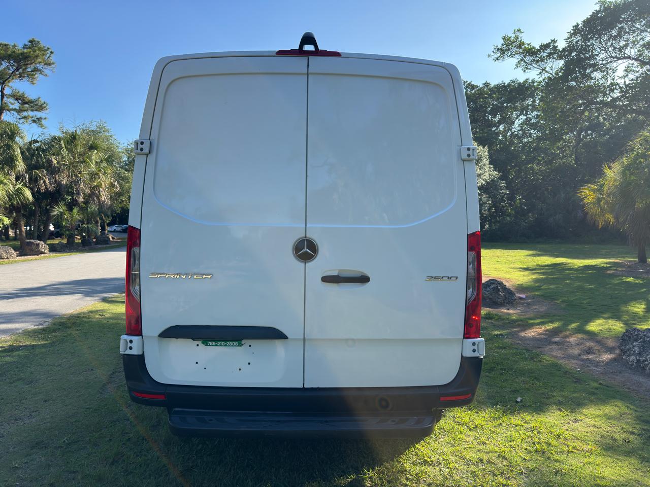 Mercedes-Benz Sprinter Cargo Van 2500 Standard Roof V6 144" RWD 2019