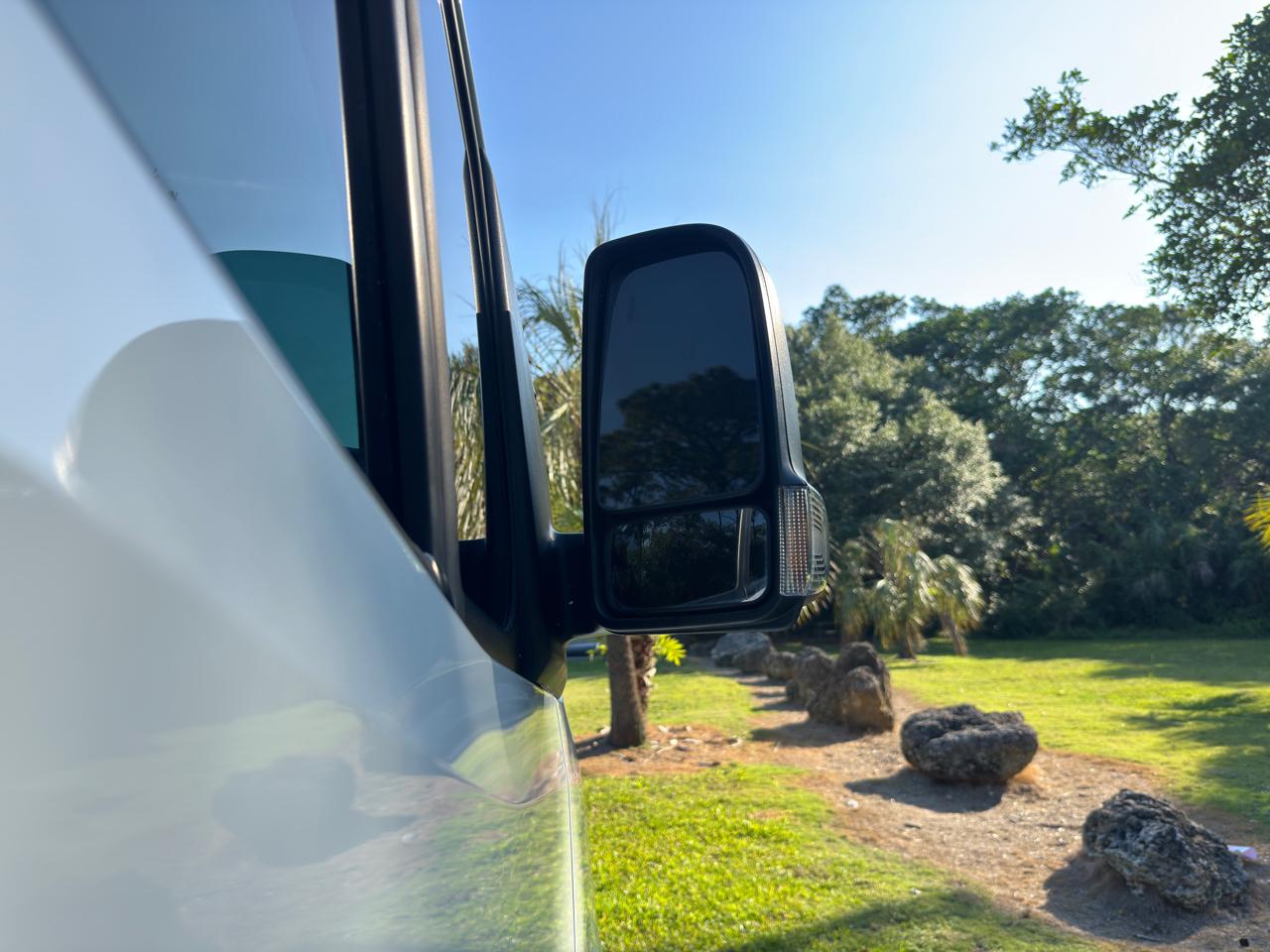 Mercedes-Benz Sprinter Cargo Van 2500 Standard Roof V6 144" RWD 2019