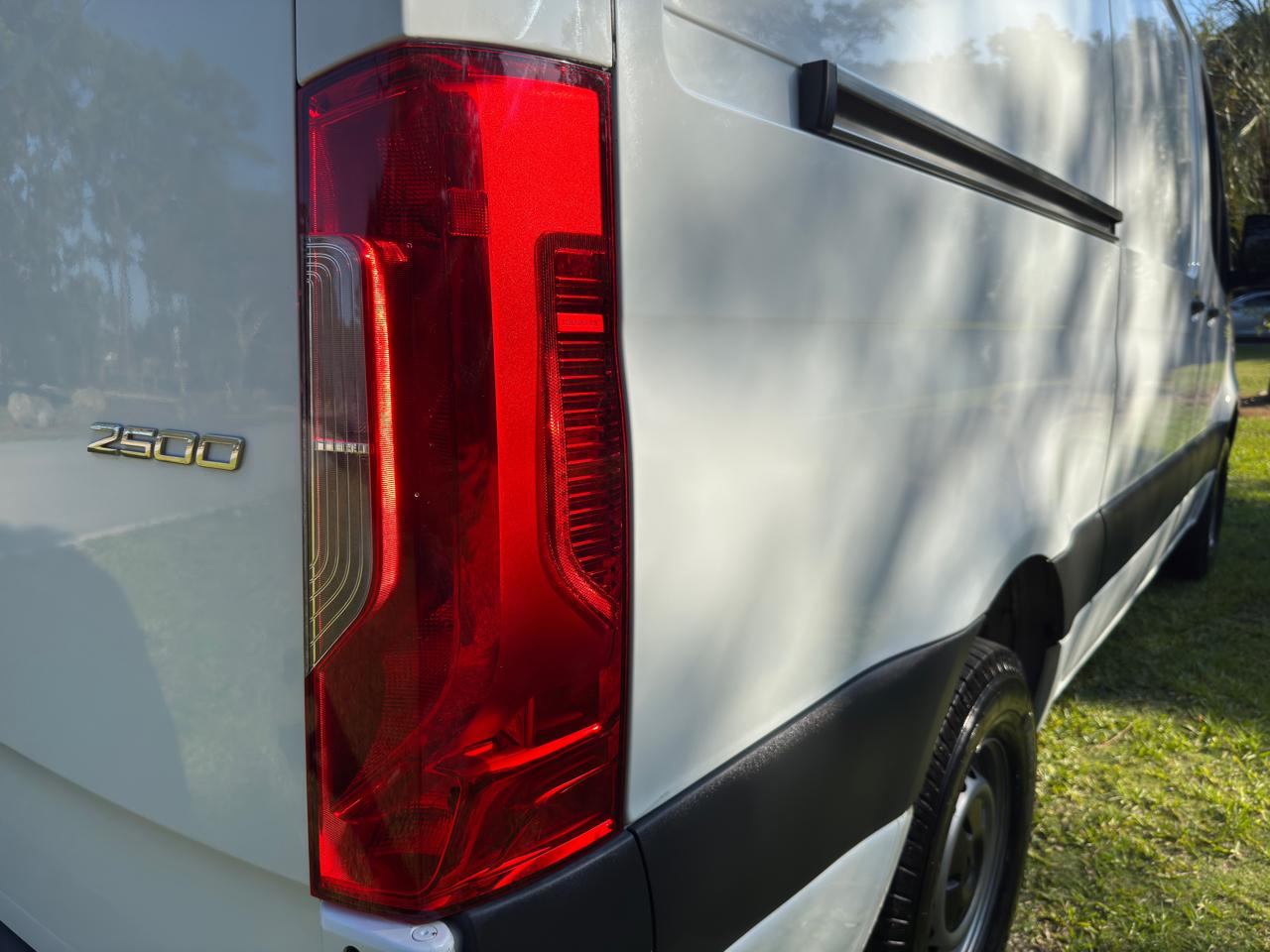 Mercedes-Benz Sprinter Cargo Van 2500 Standard Roof V6 144" RWD 2019
