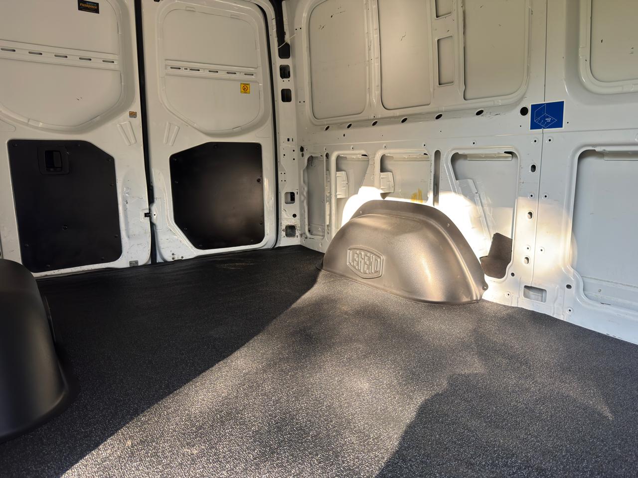 Mercedes-Benz Sprinter Cargo Van 2500 Standard Roof V6 144" RWD 2019