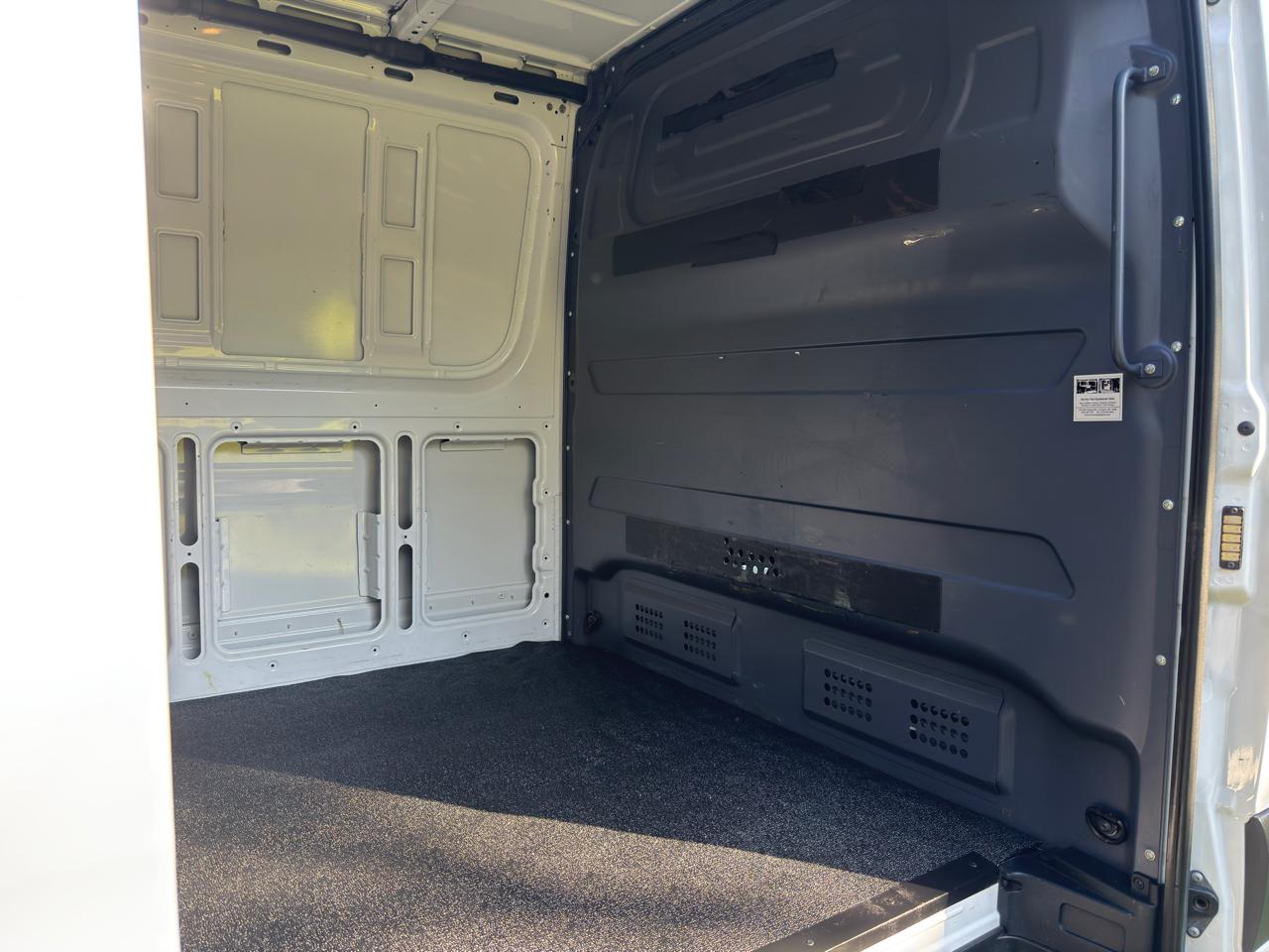 Mercedes-Benz Sprinter Cargo Van 2500 Standard Roof V6 144" RWD 2019