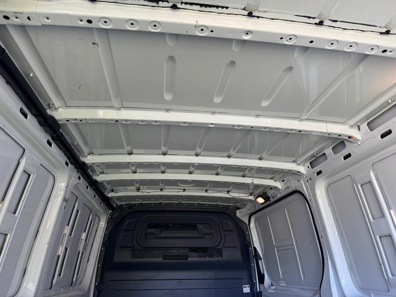 Mercedes-Benz Sprinter Cargo Van 2500 Standard Roof V6 144" RWD 2019