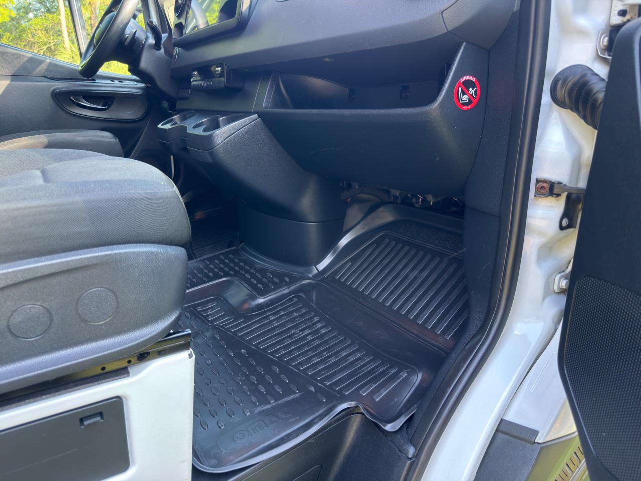 Mercedes-Benz Sprinter Cargo Van 2500 Standard Roof V6 144" RWD 2019
