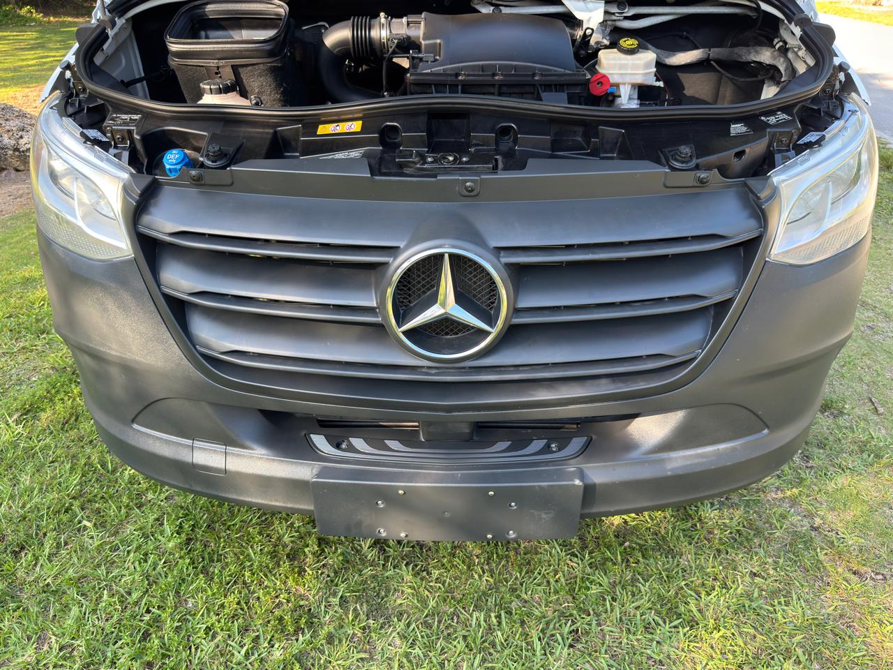 Mercedes-Benz Sprinter Cargo Van 2500 Standard Roof V6 144" RWD 2019