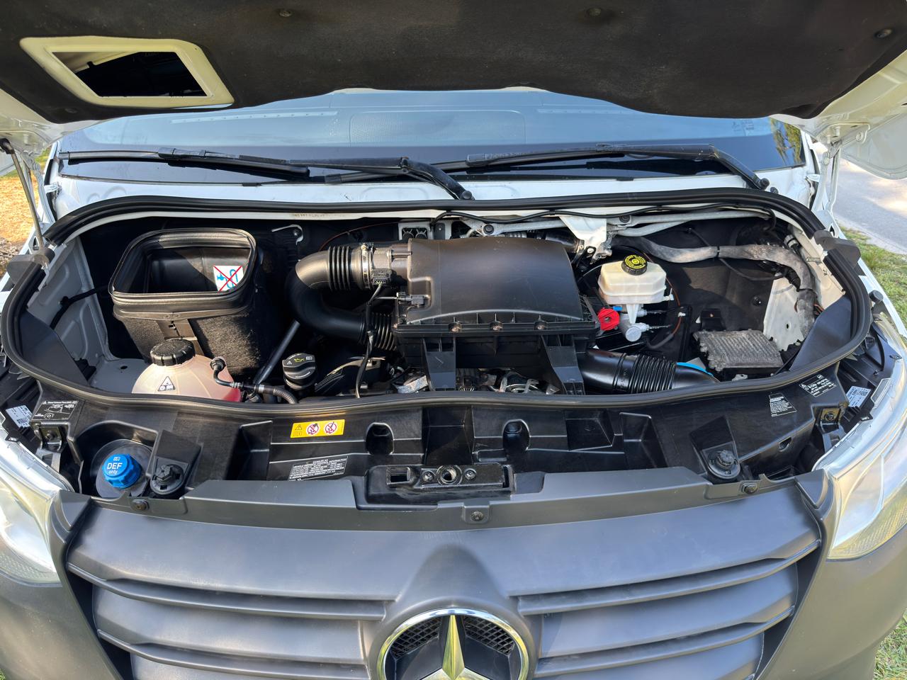 Mercedes-Benz Sprinter Cargo Van 2500 Standard Roof V6 144" RWD 2019