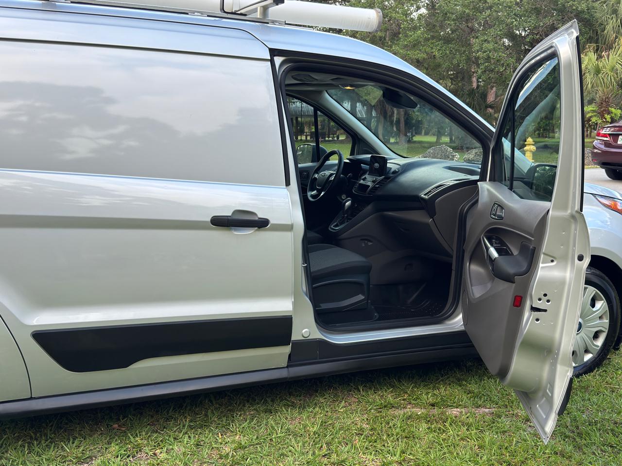 Ford Transit Connect Van XLT LWB w/Rear Symmetrical Doors 2021