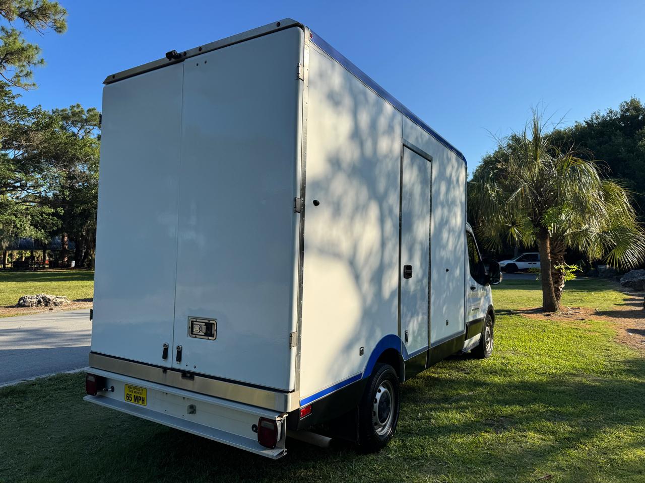 Ford Transit Chassis T-350 RWD SRW 138" WB 9500 GVWR 2022