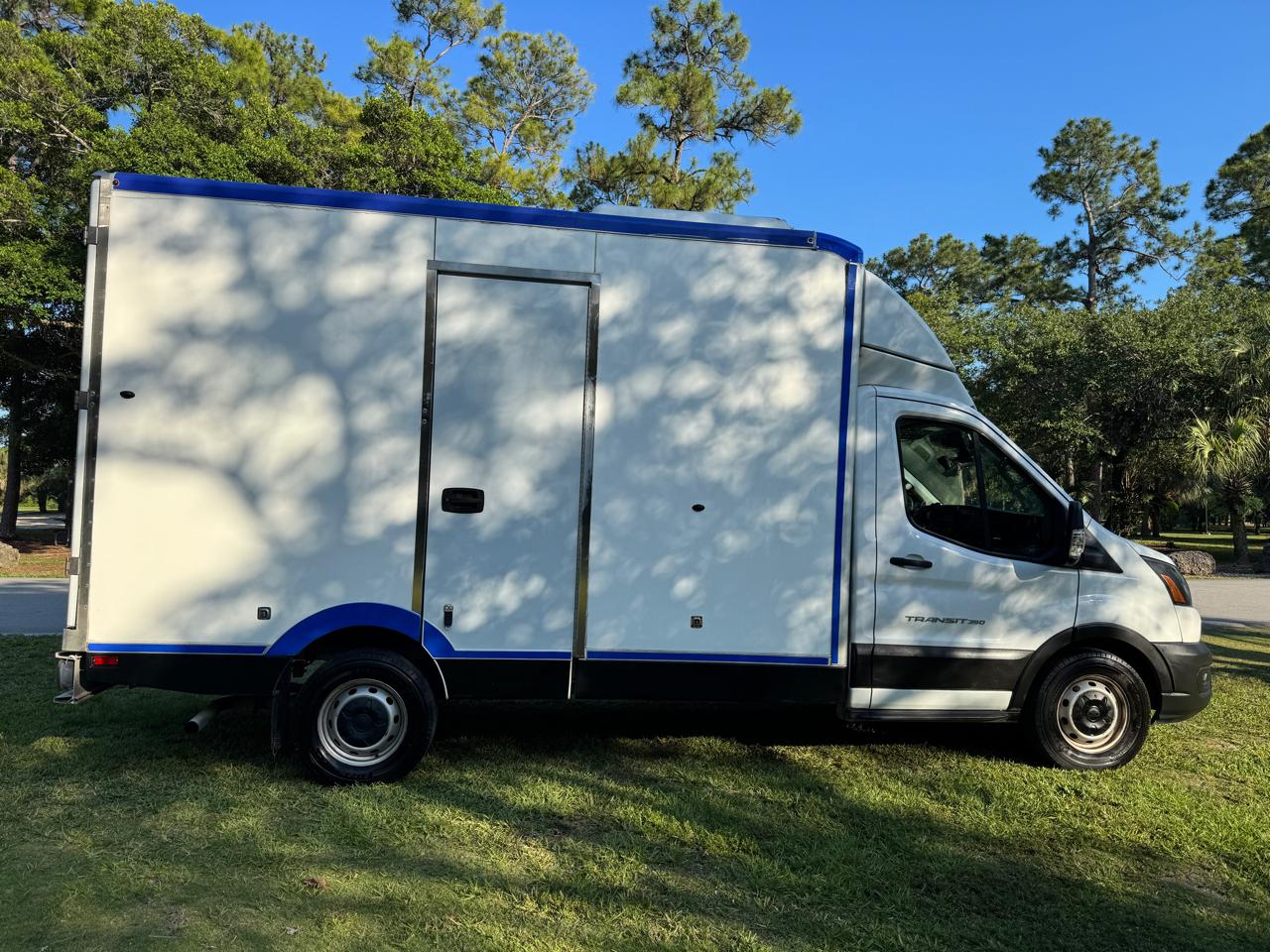 Ford Transit Chassis T-350 RWD SRW 138" WB 9500 GVWR 2022