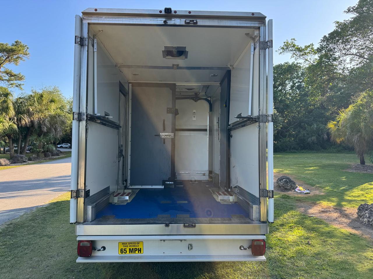 Ford Transit Chassis T-350 RWD SRW 138" WB 9500 GVWR 2022