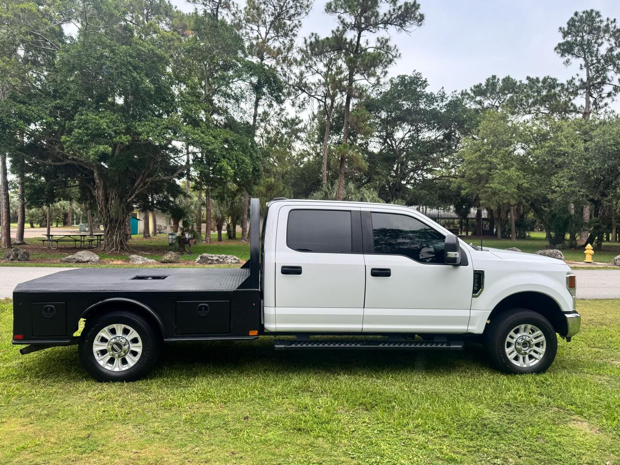 Ford Super Duty F-250 SRW XLT 4WD Crew Cab 8' Box 2022