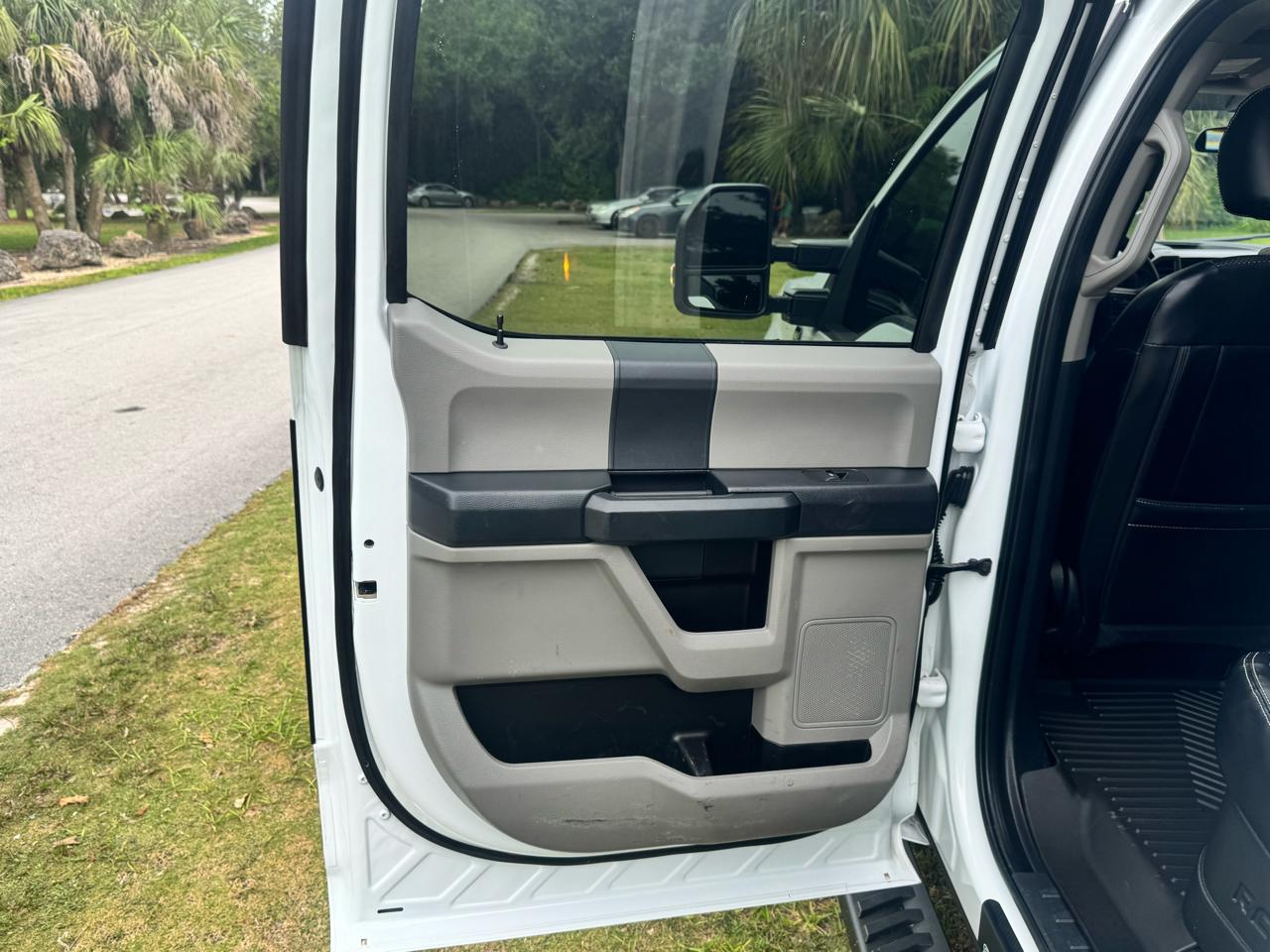 Ford Super Duty F-250 SRW XLT 4WD Crew Cab 8' Box 2022